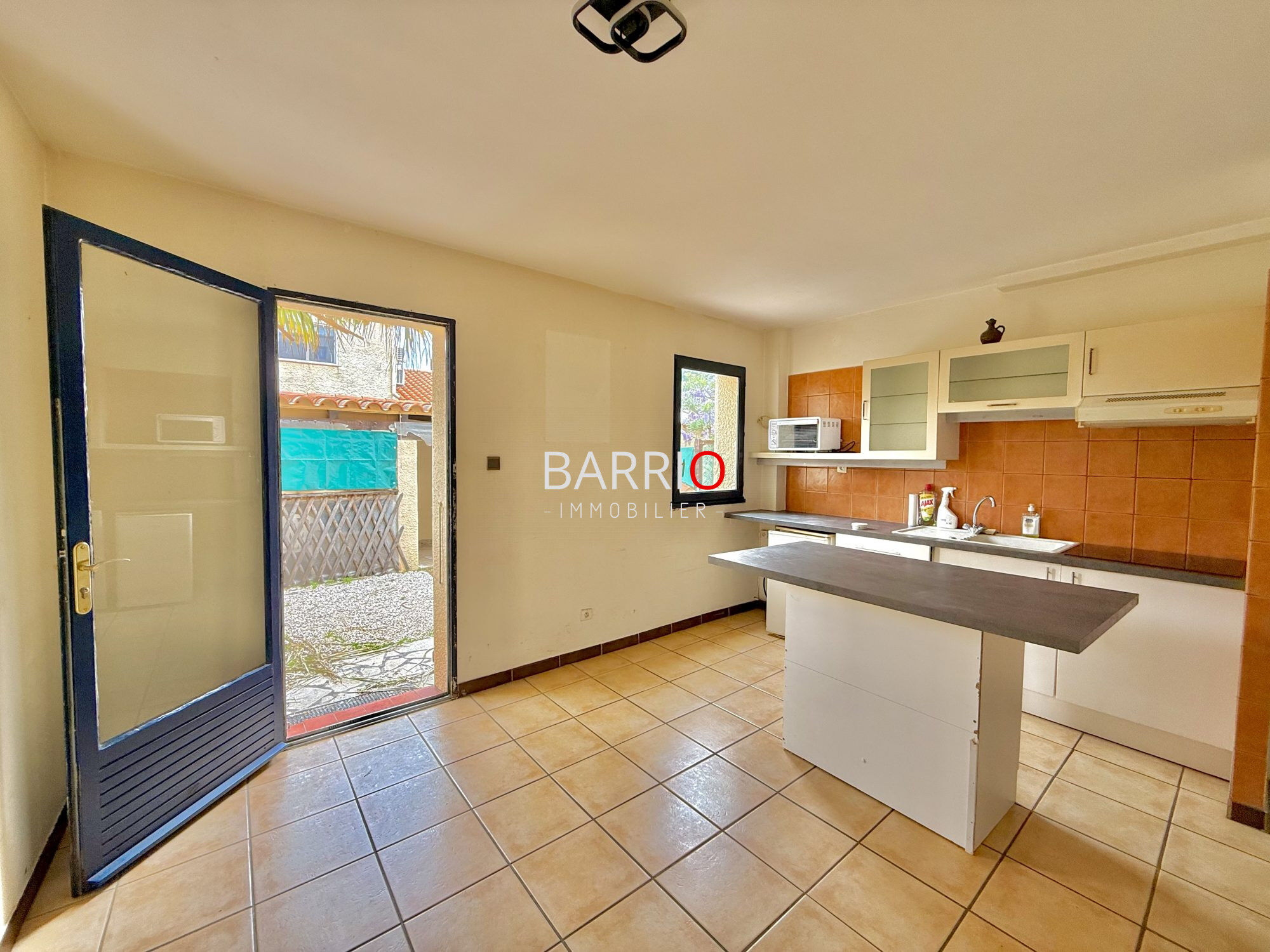 Villa / Maison  T11 à vendre Saint-Cyprien 66750