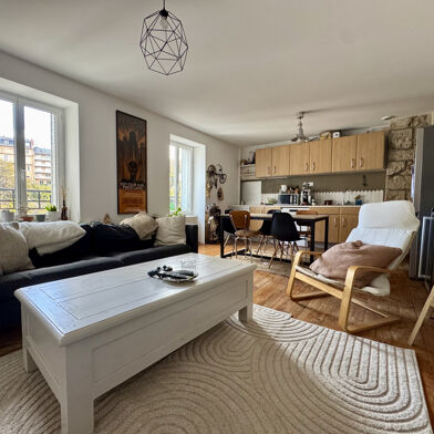 Appartement 4 pièces 849 €