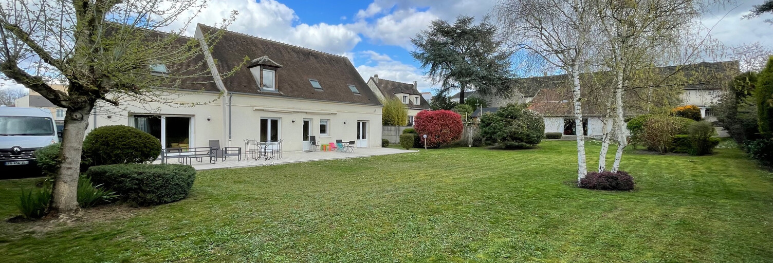 Maison 8 Pièces 242 m² à louer à Écouen (95440)