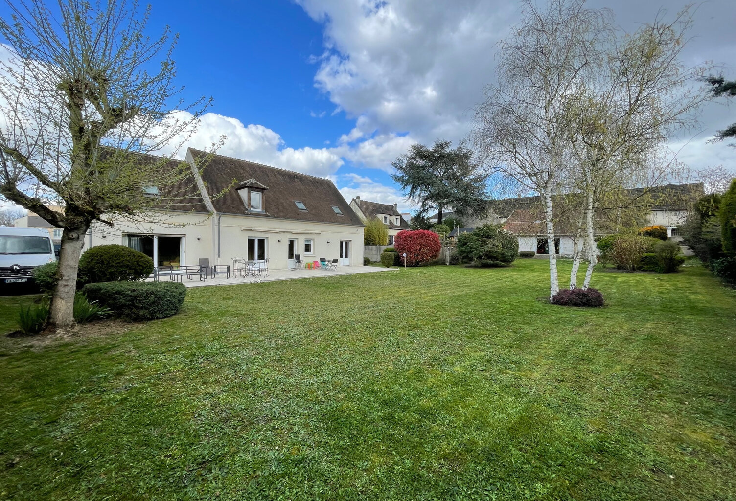 Belle maison aux volumes généreux avec superbe jardin - Meub — photo 1