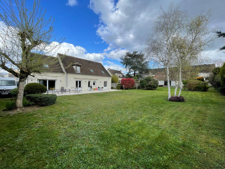 Belle maison aux volumes généreux avec superbe jardin - Meub — photo 1