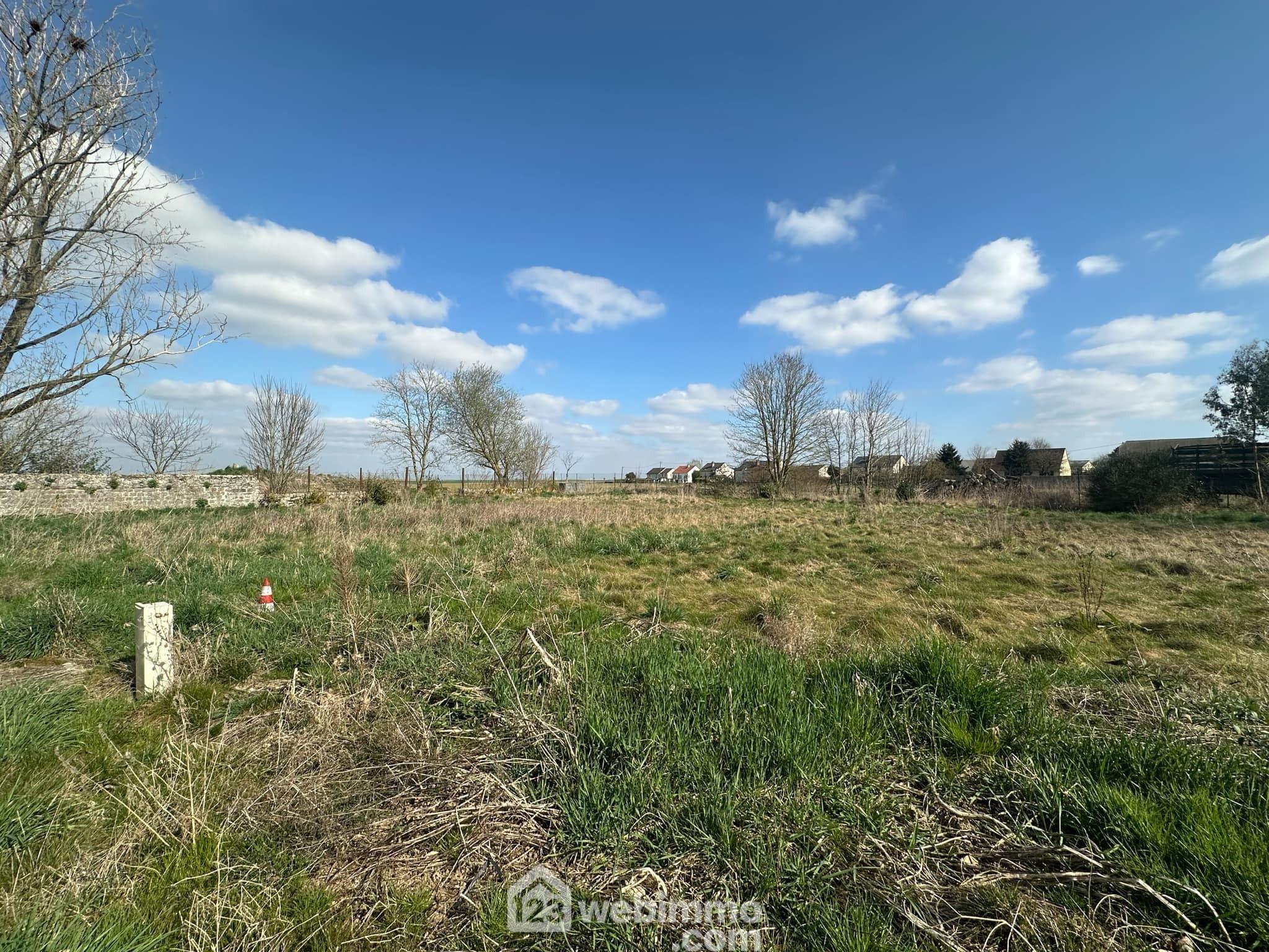 Photo Terrain constructible - 713m² - Monceau-le-Waast image 4/4
