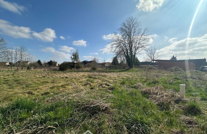 Terrain constructible - 713m² - Monceau-le-Waast — photo 2