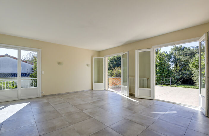 MAISON SUR SOUS SOL 185 M2 HAB — photo 2