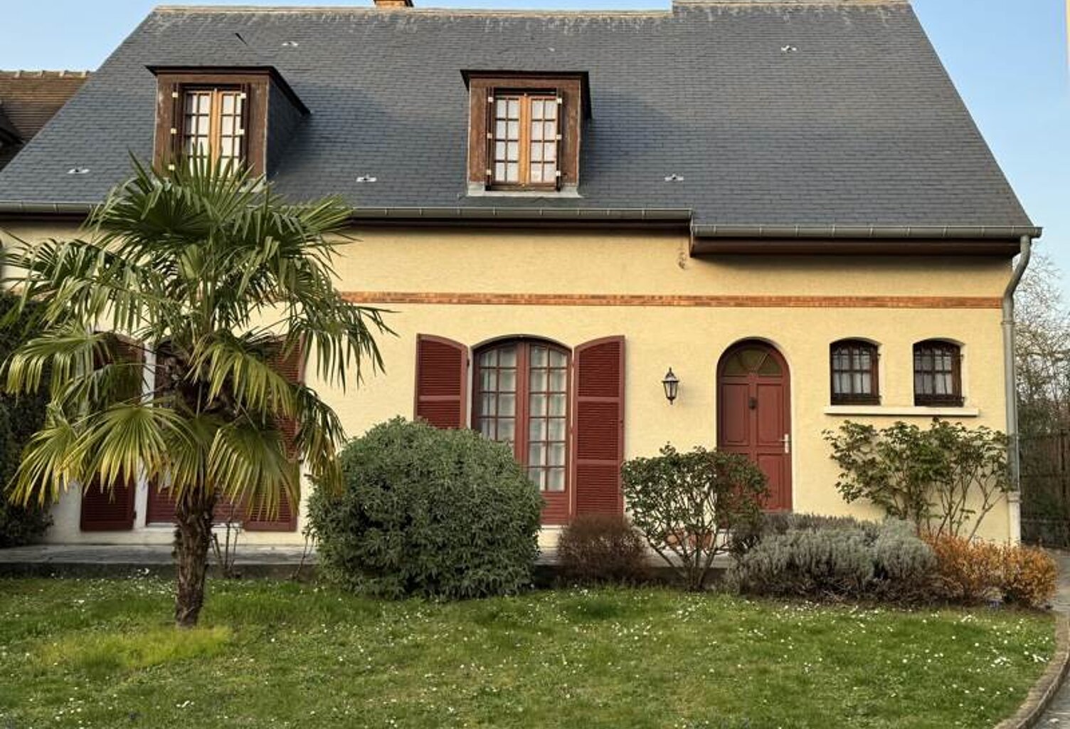 Pavillon de 7 pièces principales — photo 1