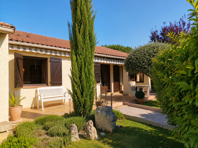 A VENDRE - BAISSE DE PRIX--VILLA PLAIN PIED SUR JARDIN ARBORÉ - LANGLADE — photo du bien