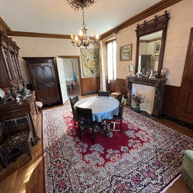 Maison 7 pièces 150500 €