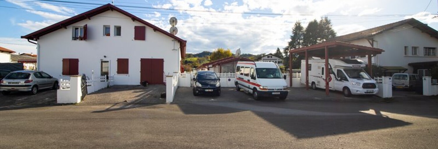 Immeuble   m² à vendre à Saint-Palais (64120)