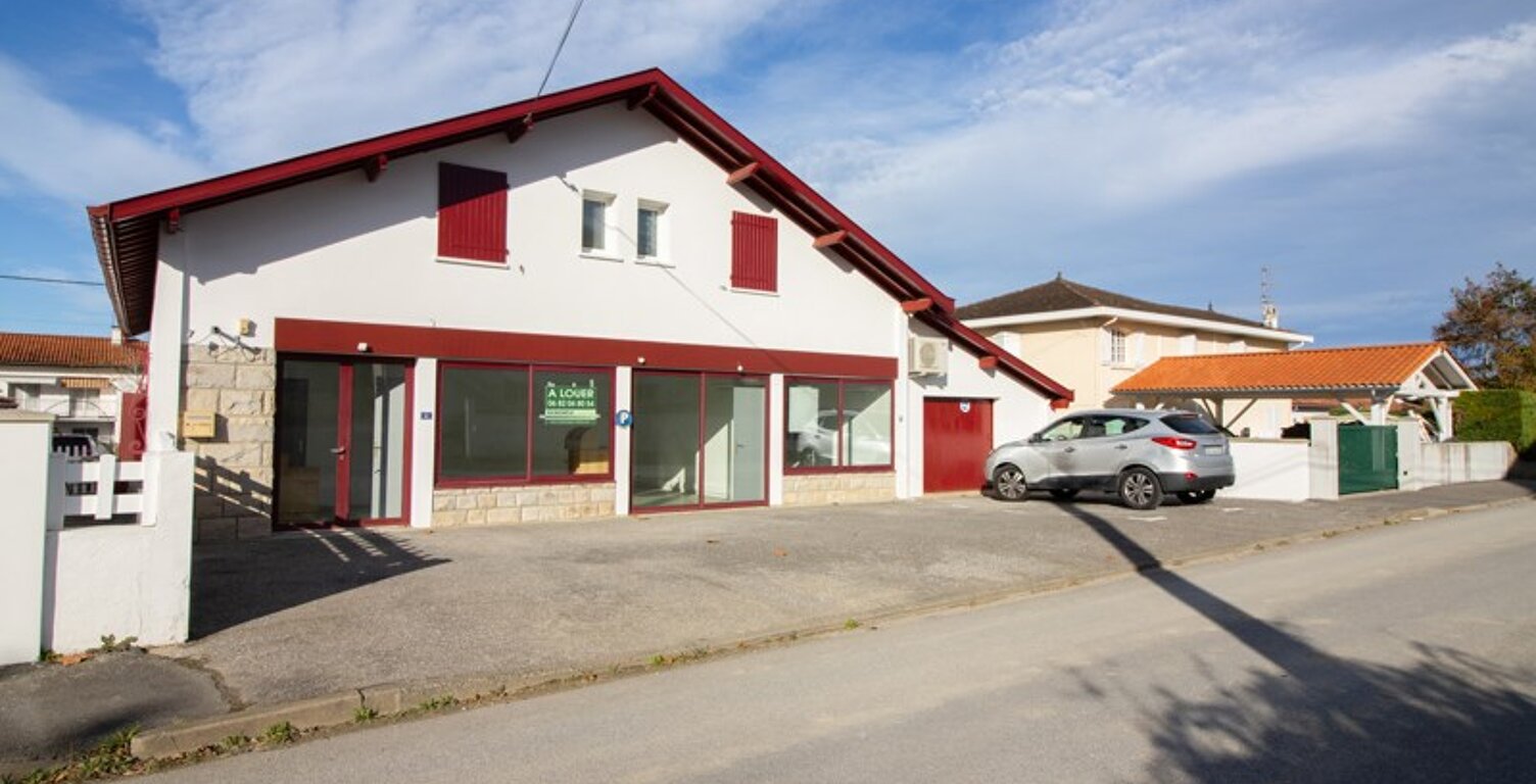 Vente immeuble   Saint-Palais (64120) — photo 1
