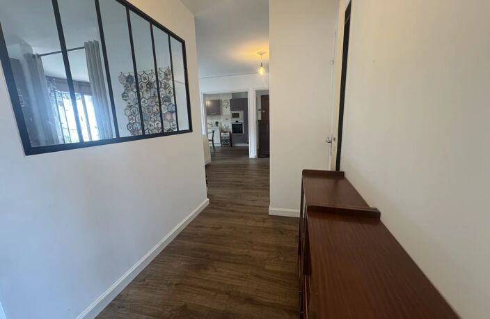 Appartement T4 – Résidence sécurisée avec parc arboré et gardien – Proche Comédie et Gare — photo 4