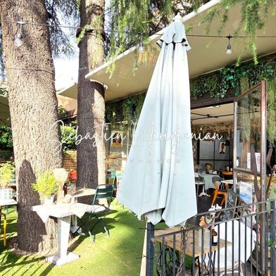 Commerce  325000 €