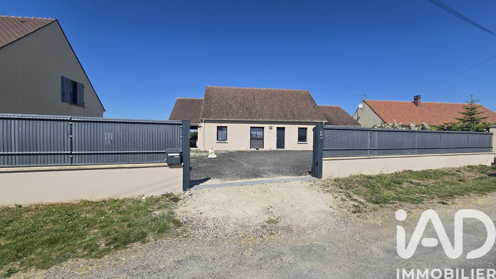 Briarres-Sur-Essonne - 103m² - 5p. - 3ch.