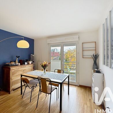 Appartement 3 pièces 870 €