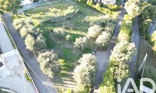 Terrain  869 m² à vendre à Saint-Laurent-du-Var (06700)