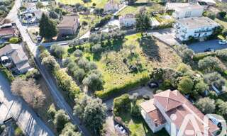 Terrain  869 m² à vendre à Saint-Laurent-du-Var (06700)