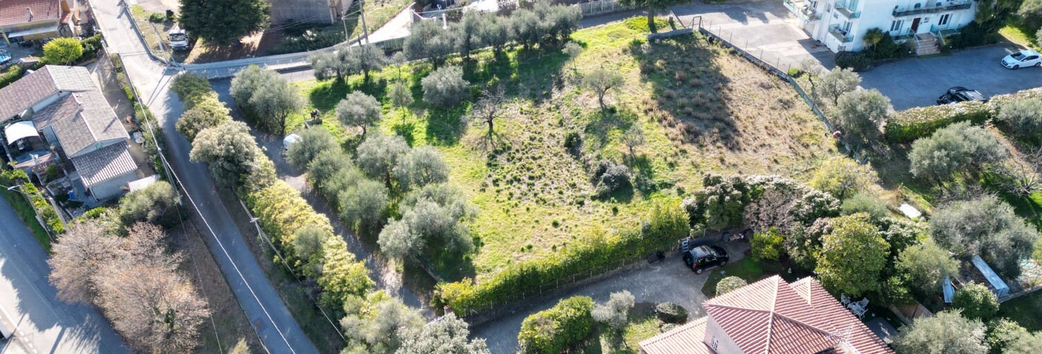 Terrain  869 m² à vendre à Saint-Laurent-du-Var (06700)