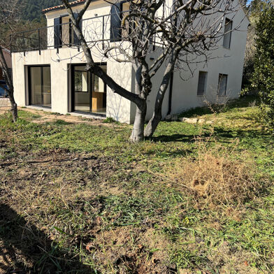 Maison 5 pièces 2054 €