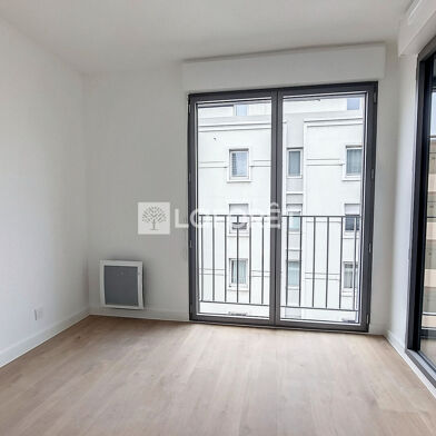 Appartement 2 pièces 855 €