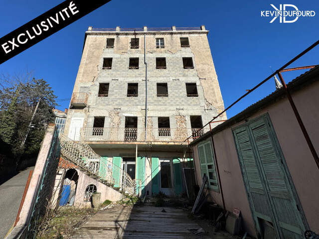 Immeuble de 300m² A RENOVER à VALS LES BAINS — photo du bien