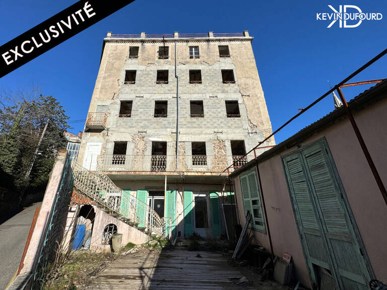 Immeuble de 300m² A RENOVER à VALS LES BAINS — photo 1