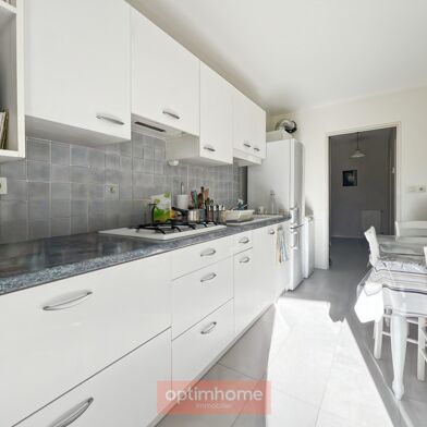 Appartement 3 pièces 214200 €