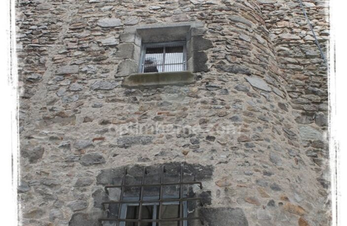 Maison  à réhabiliter au centre de cette petite ville — photo 2