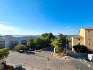 Appartement À Vendre T2, vendu loué avec vue sur l'étang de Thau, Place de Parking, Bas Mont Saint-Clair, Piscine dans la copropriété — photo 2