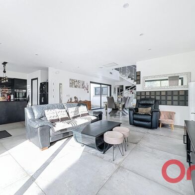 Maison 4 pièces 599000 €