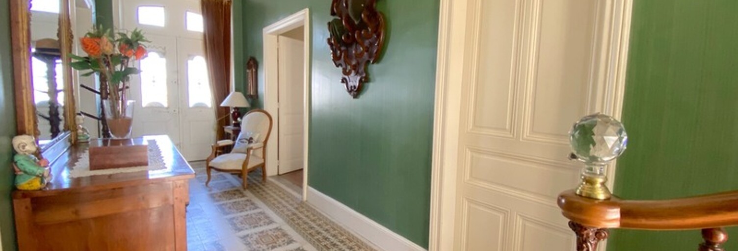 Maison 8 Pièces 222 m² à vendre à Nueil-les-Aubiers (79250)