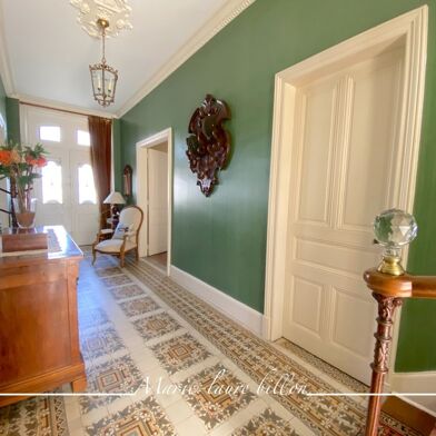 Maison 8 pièces 300000 €