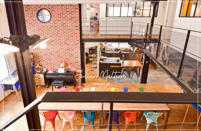 SAINT ETIENNE (42) - Exceptionnel LOFT en triplex de 265 m² avec 7 chambres, bureau, terrasse avec jardin et 2 garages - Quartier Tréfilerie — photo 2