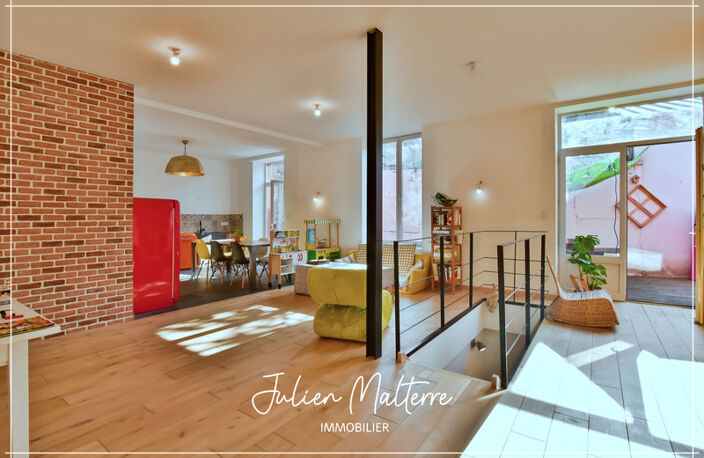SAINT ETIENNE (42) - Exceptionnel LOFT en triplex de 265 m² avec 7 chambres, bureau, terrasse avec jardin et 2 garages - Quartier Tréfilerie — photo 5