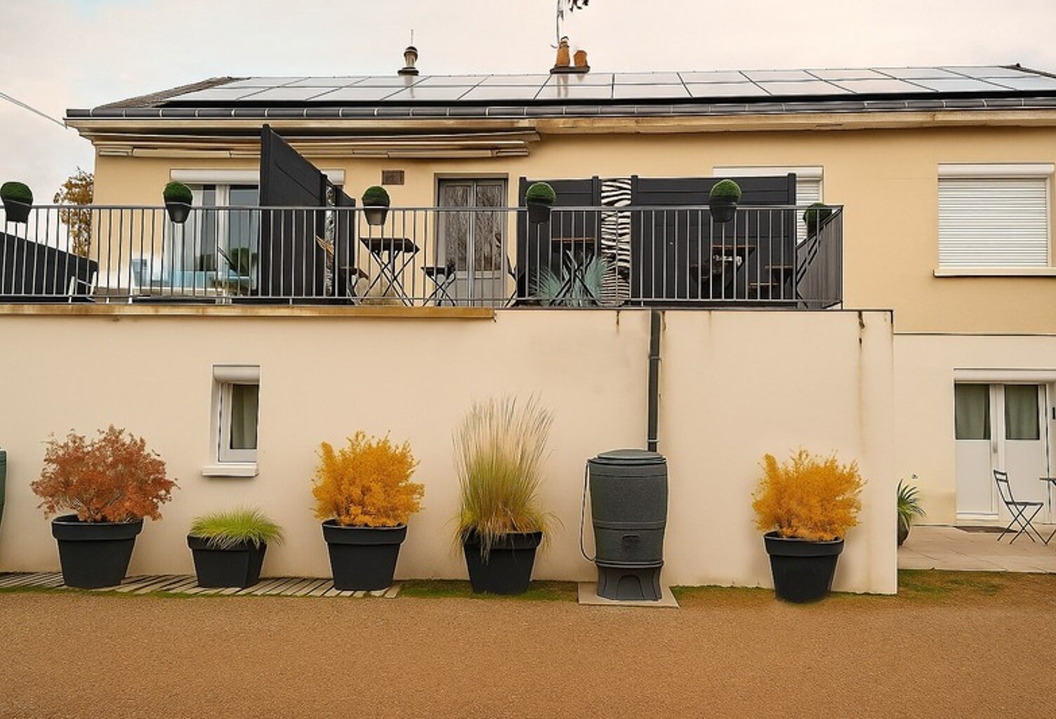 Dpt Indre et Loire (37), à vendre proche de TOURS immeuble de rapport 9 studios, terrasse, parkings — photo 1