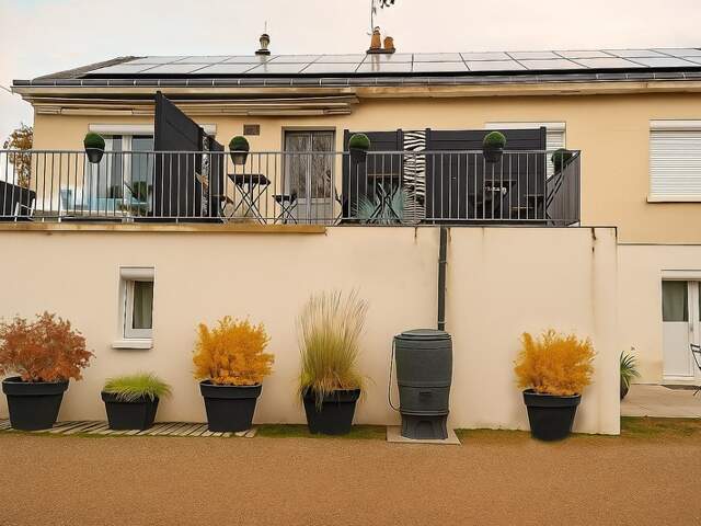 Dpt Indre et Loire (37), à vendre proche de TOURS immeuble de rapport 9 studios, terrasse, parkings — photo du bien