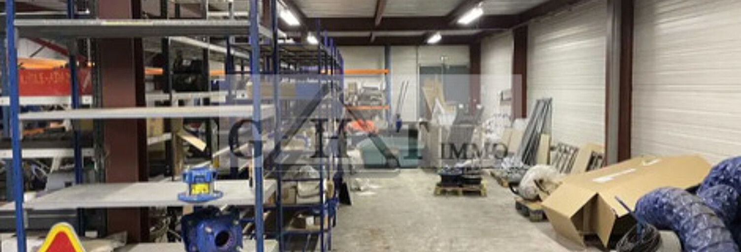 Local industriel  920 m² à vendre à Saint-Mard (77230)
