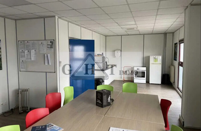 Entrepôt à vendre de 920m² à Saint-Mard — photo 2