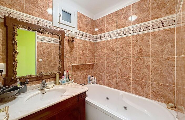 Solliès-Ville! Maison de charme de 130 m2 sur terrain de 376 m2 avec vue imprenable! — photo 4