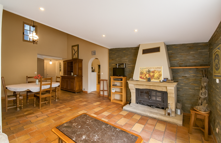 Dept 84 - Robion - Maison de hameau avec jardin et studio in — photo 5