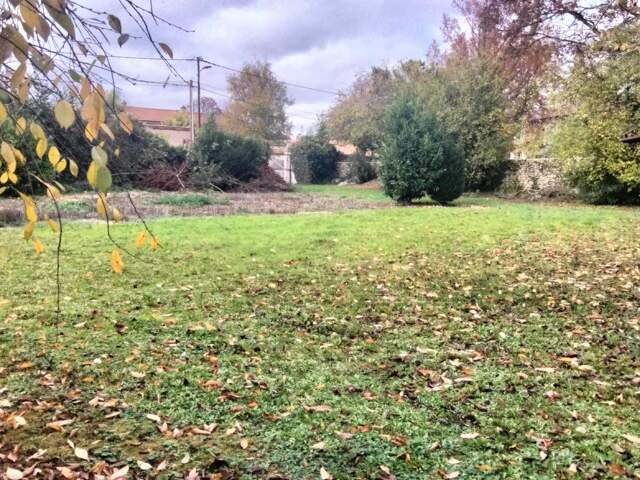 Terrain constructible 850m2 centre Cissé — photo du bien