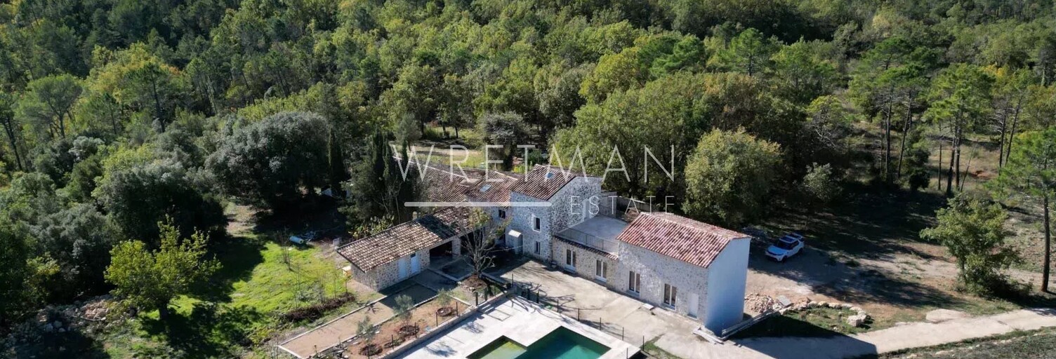 Maison 12 Pièces 400 m² à vendre à Saint-Paul-en-Forêt (83440)