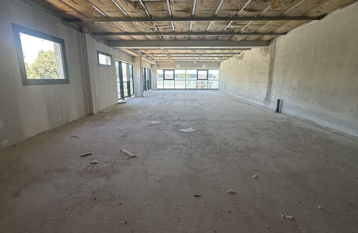Locaux neufs à louer — photo 2