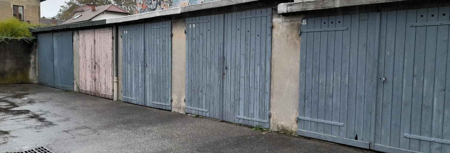 Garage   m² à louer à Chambéry (73000)