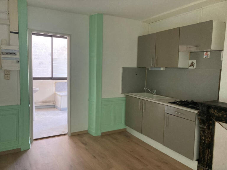 Studio à louer au centre de MOIRANS-EN-MONTAGNE — photo 1