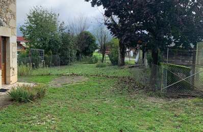 A vendre très belle maison de village en pierrres à rénover avec grandes dépendances. — photo du bien