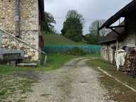 A vendre très belle maison de village en pierrres à rénover avec grandes dépendances. — photo 3