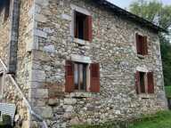 A vendre très belle maison de village en pierrres à rénover avec grandes dépendances. — photo 4