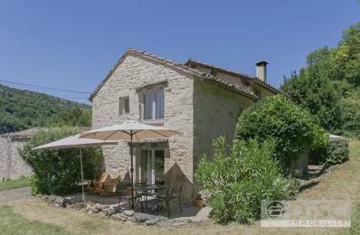 Belle maison moderne conçu par architecte avec petit jardin et pigeonnier remarquable. — photo du bien