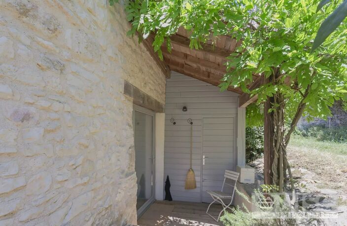 Belle maison moderne conçu par architecte avec petit jardin et pigeonnier remarquable. — photo 2