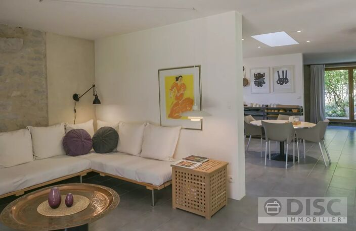 Belle maison moderne conçu par architecte avec petit jardin et pigeonnier remarquable. — photo 3