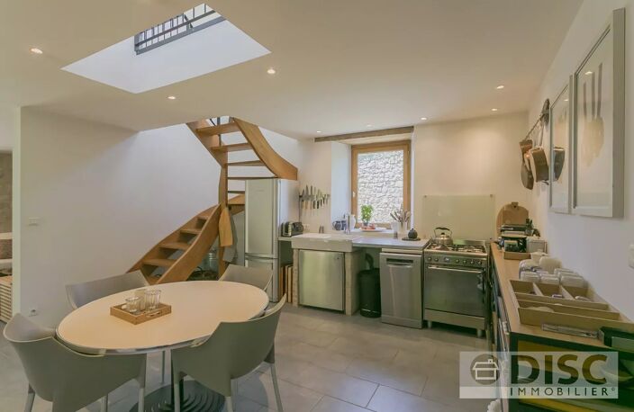 Belle maison moderne conçu par architecte avec petit jardin et pigeonnier remarquable. — photo 4